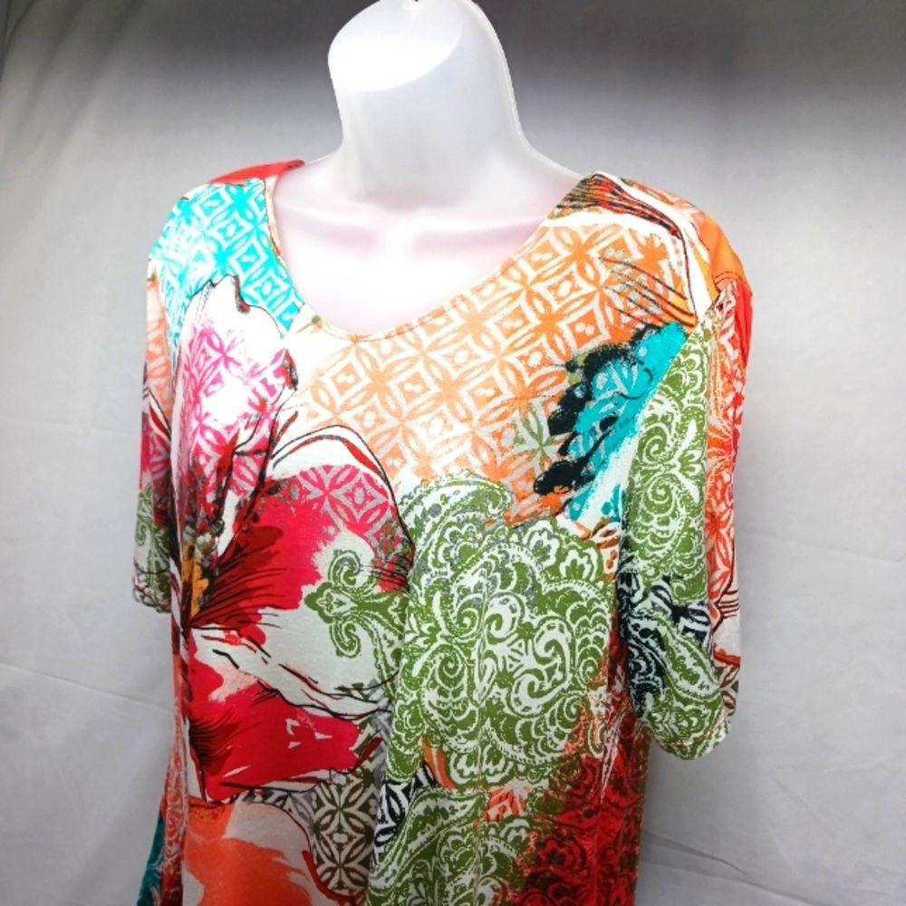 Chico's 100% Rayon Abstract Foral Print Blouse/Tunic Woman 2 V-Neck. Multicolor - Picture 3 of 12